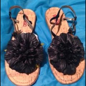 🌺Bongo Flower Sandals NWT🌺